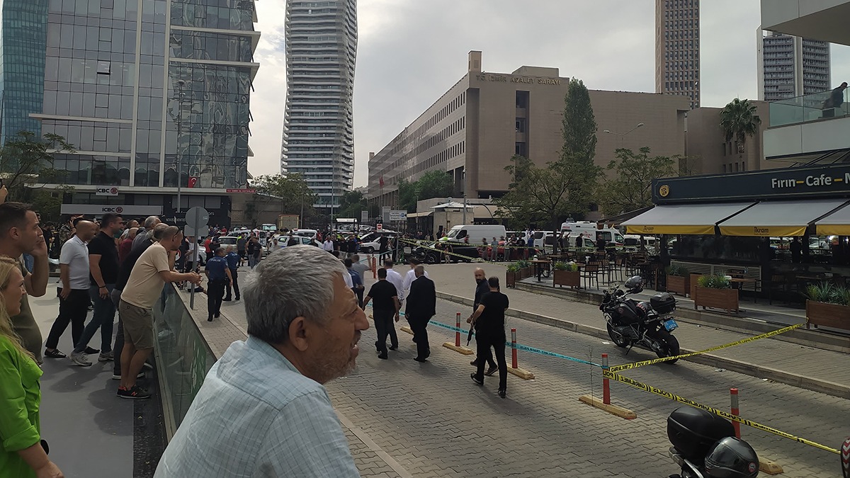 zmir Adliyesi nnde atma: l ve yarallar var