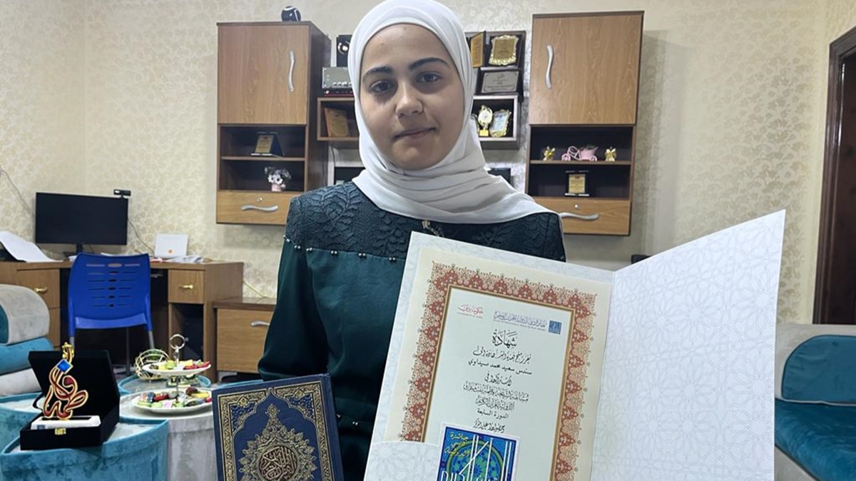 Kur'an-ı Kerim'e saldıranlara meydan okudu: Kalplerimizdekini yakamayacaksınız