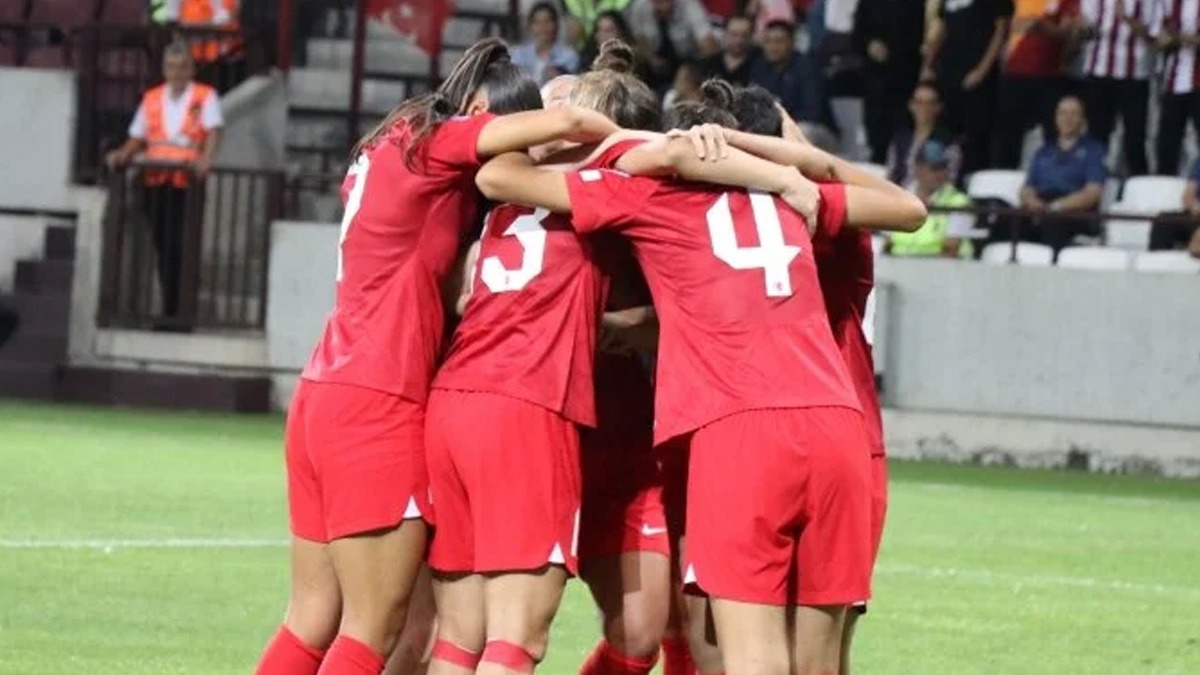 A Milli Kadn Futbol Takm'ndan 2'de 2!