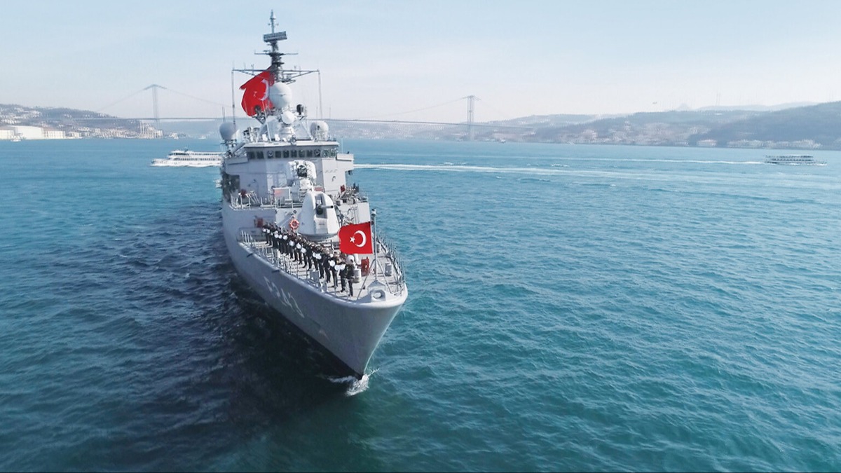 Bahriyeliler 15 gemiyle İstanbul Boğazı'ndan geçecek