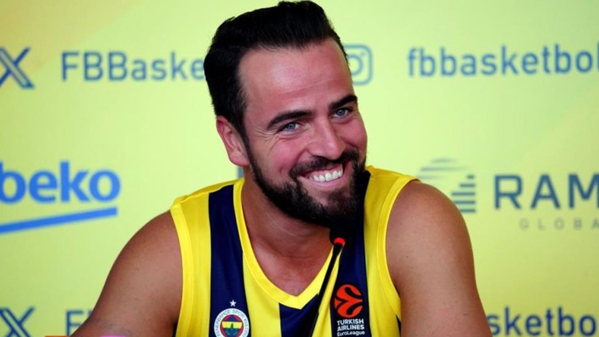 Melih Mahmutoğlu: Fenerbahçe'de hedef en yukarısıdır