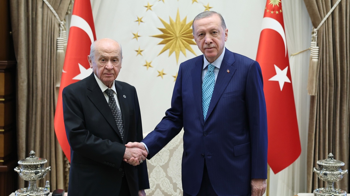 Klliyede srpriz toplant... Bakan Erdoan ile MHP lideri Baheli arasndaki grme sona erdi