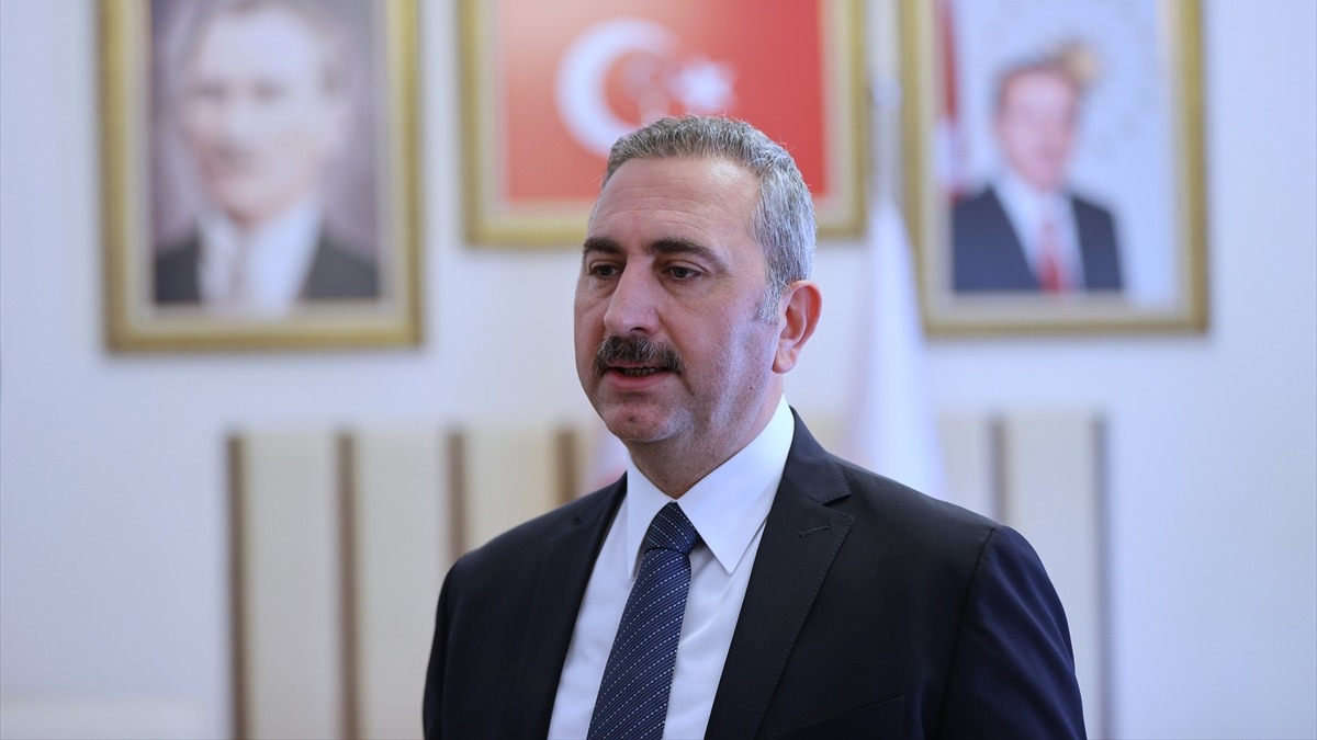 AK Parti Grup Bakanvekili Gl'den partilere ar: Gelin bu anayasay hep beraber ina edelim