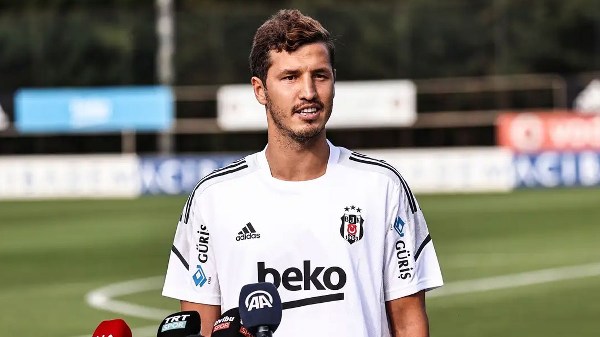 Salih Uan sessizliini bozdu! ''Hocamla aramda sorun olamaz''
