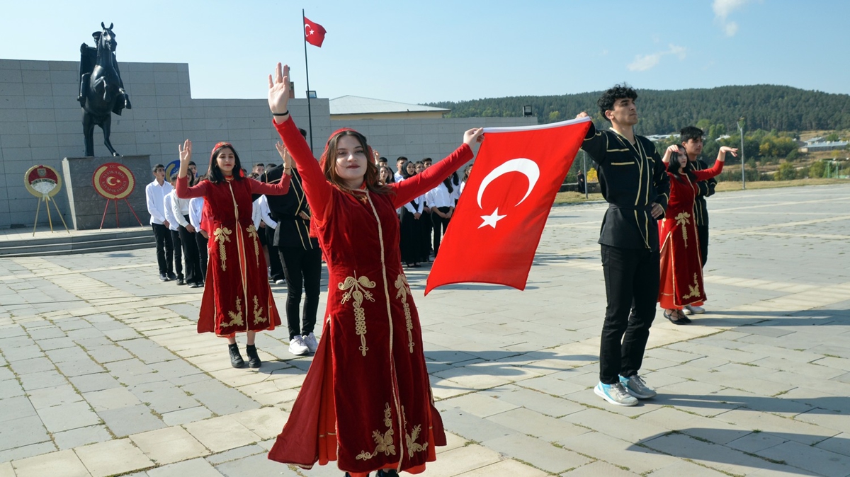 Sarkam ehitleri unutulmad! Harekatn 103. yl dnm trenle kutland