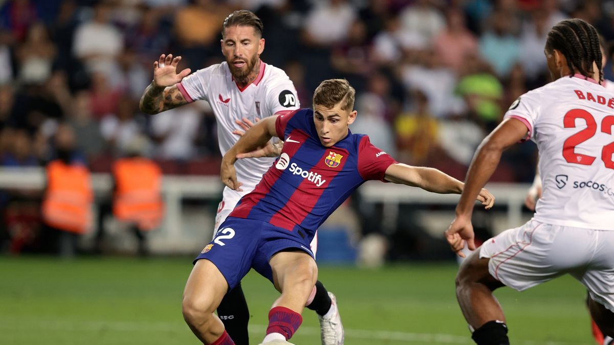 Sergio Ramos'tan Barcelona'ya hediye