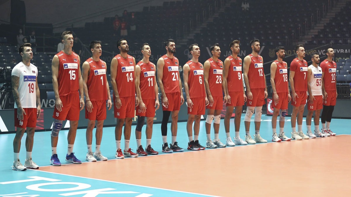 Set almadan mağlup oldu! Filenin Efeleri, olimpiyat yolunda yara aldı