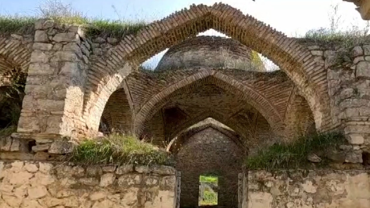 Ermenistan'dan bir alaklk daha! Camiyi ahr olarak kullanmlar 
