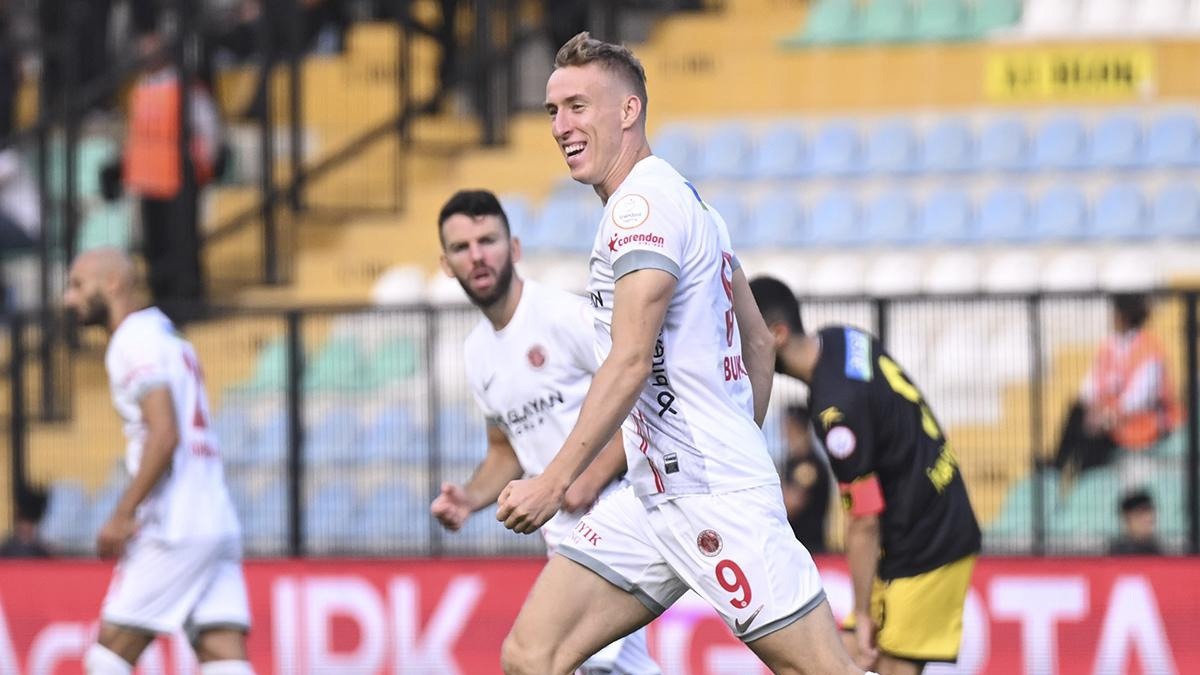 Antalyaspor arad forveti buldu
