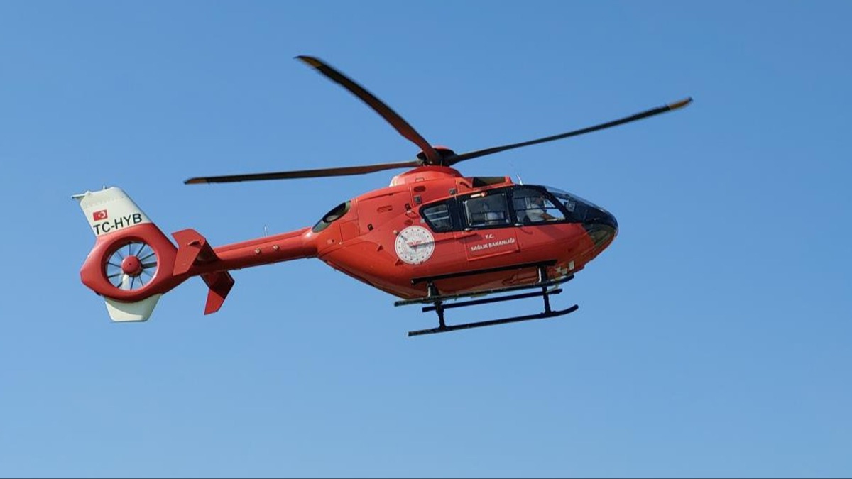 Ambulans helikopter  9 aylk bebek ve 79 yandaki yal kadn iin havaland