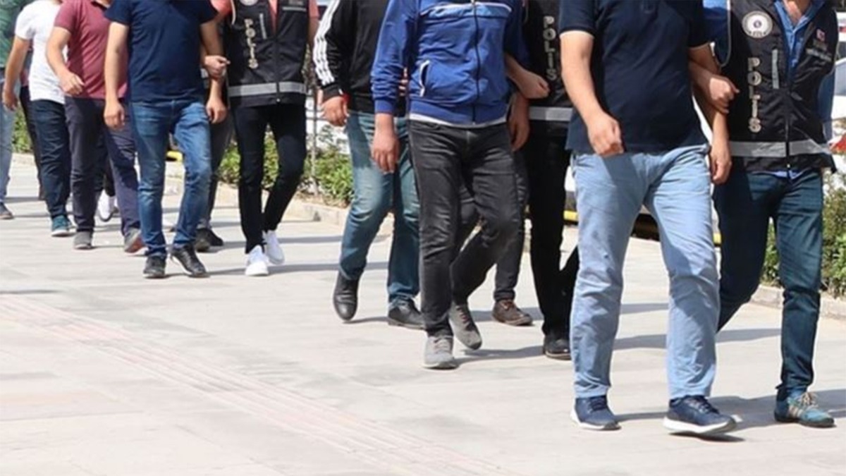 Yasa d bahis operasyonlarnda 5 zanl yakaland 70 bin liraya el koyuldu