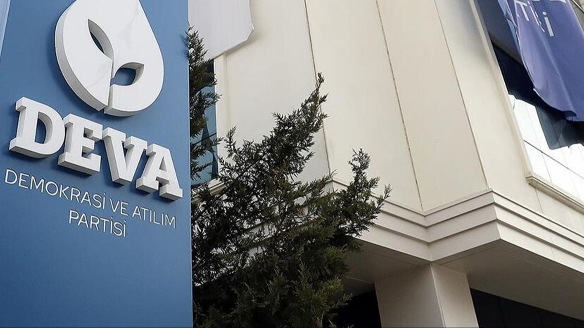 DEVA'da deprem: Topluca istifa ettiler