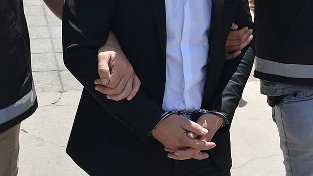 FET'c eski emniyet mdr yakay ele verdi