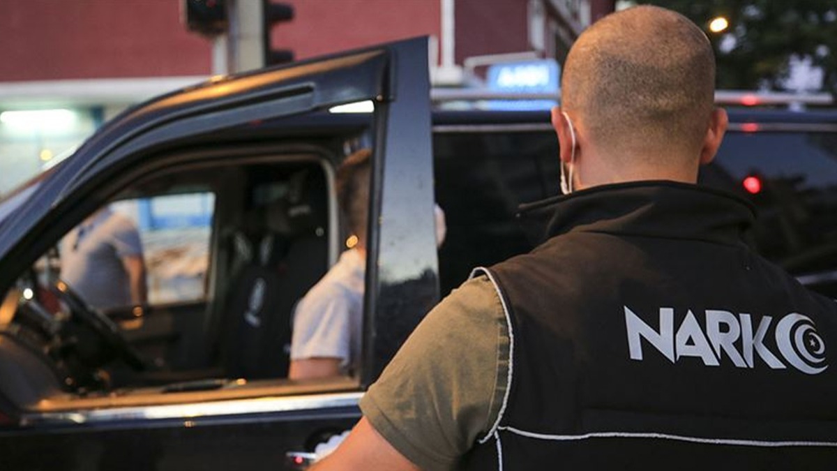 Polisin şüphesi üzerine durdurulan tırdan kilolarca esrar çıktı