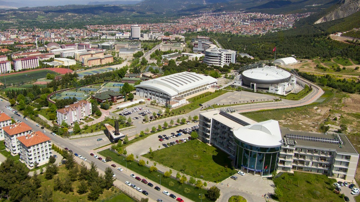 Trk bilim insanlarndan yeni baar! Kastamonu niversitesinden 4 akademisyen dnya listesine girdi 