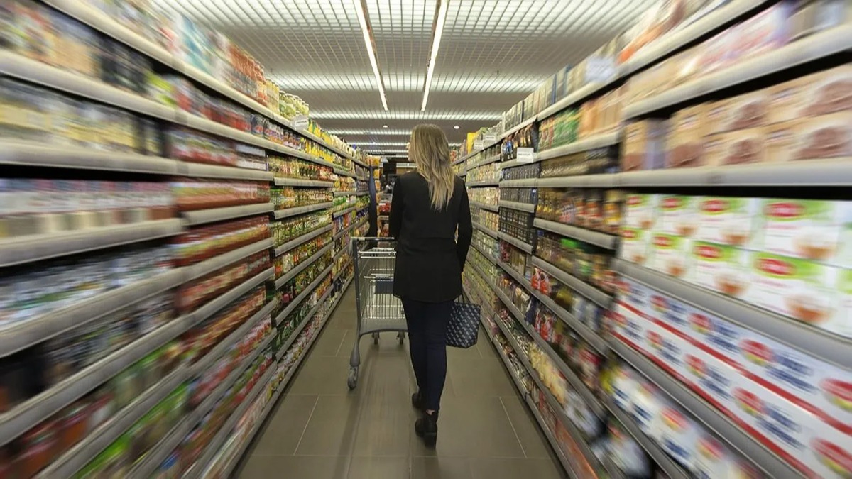 Bakan Bolat'n ars etkili oldu! Dev marketlerden pe pee indirim aklamas