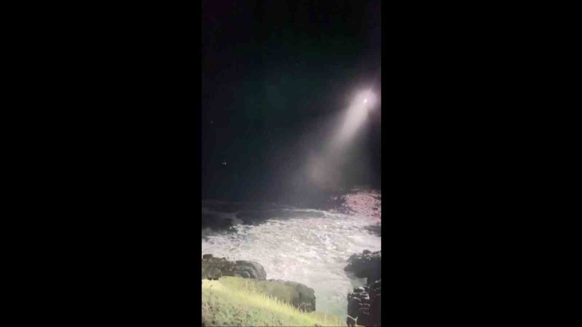 Riva sahiline giden 2 ki�i denizde kayboldu