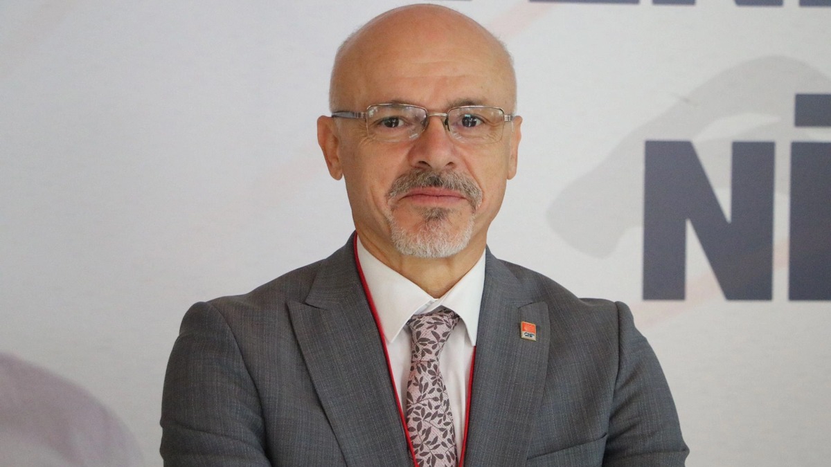 CHP'li bakan Mehmet zda Genel Merkez'e gol att