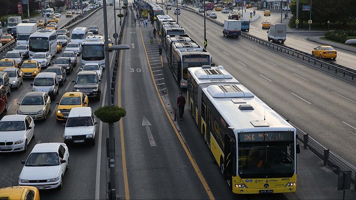 İstanbul'da Söğütlüçeşme-Zincirlikuyu metrobüs seferleri yarın bir süre FSM'den yapılacak