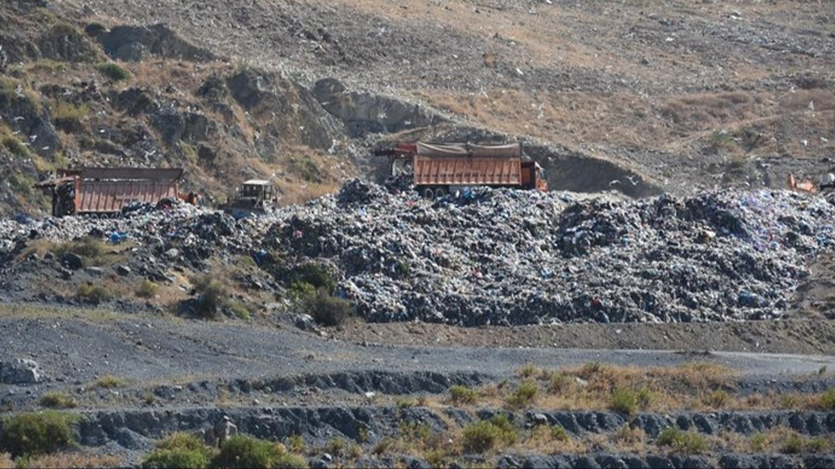 zmir Bykehir Belediyesi'ne sust! Vatanda sorumsuzlua isyan etti