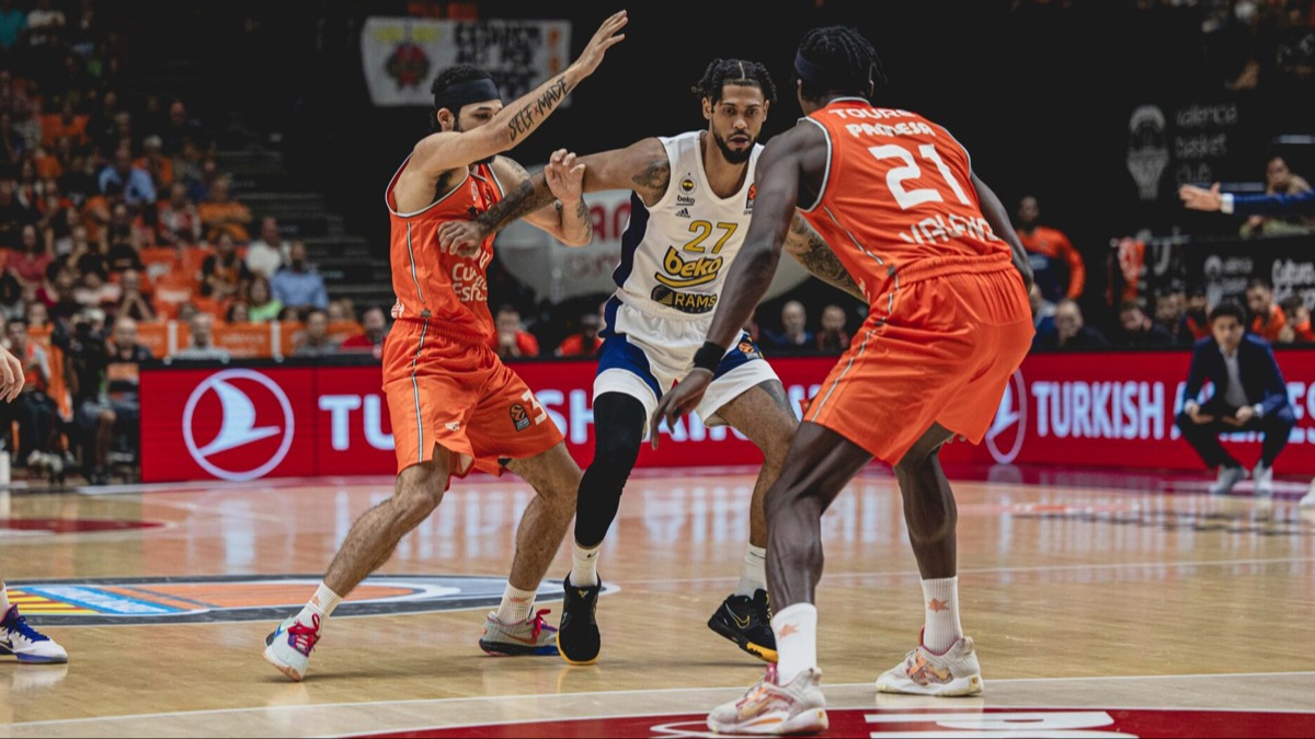 Tyler Dorsey'den Fenerbahe Beko'ya souk du!