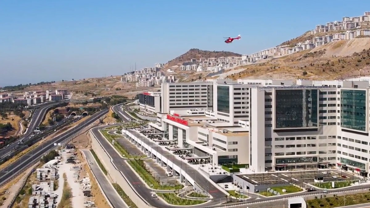 Bakan Koca: zmir ehir Hastanesi, yarn hasta kabulne balyor