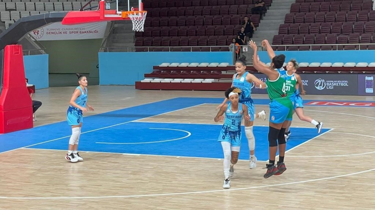 zmit Belediyespor, Hatay Bykehir'i sahadan sildi