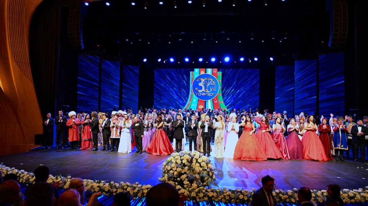 Bak'de TRKSOY'un 30. yl yl konserle kutland