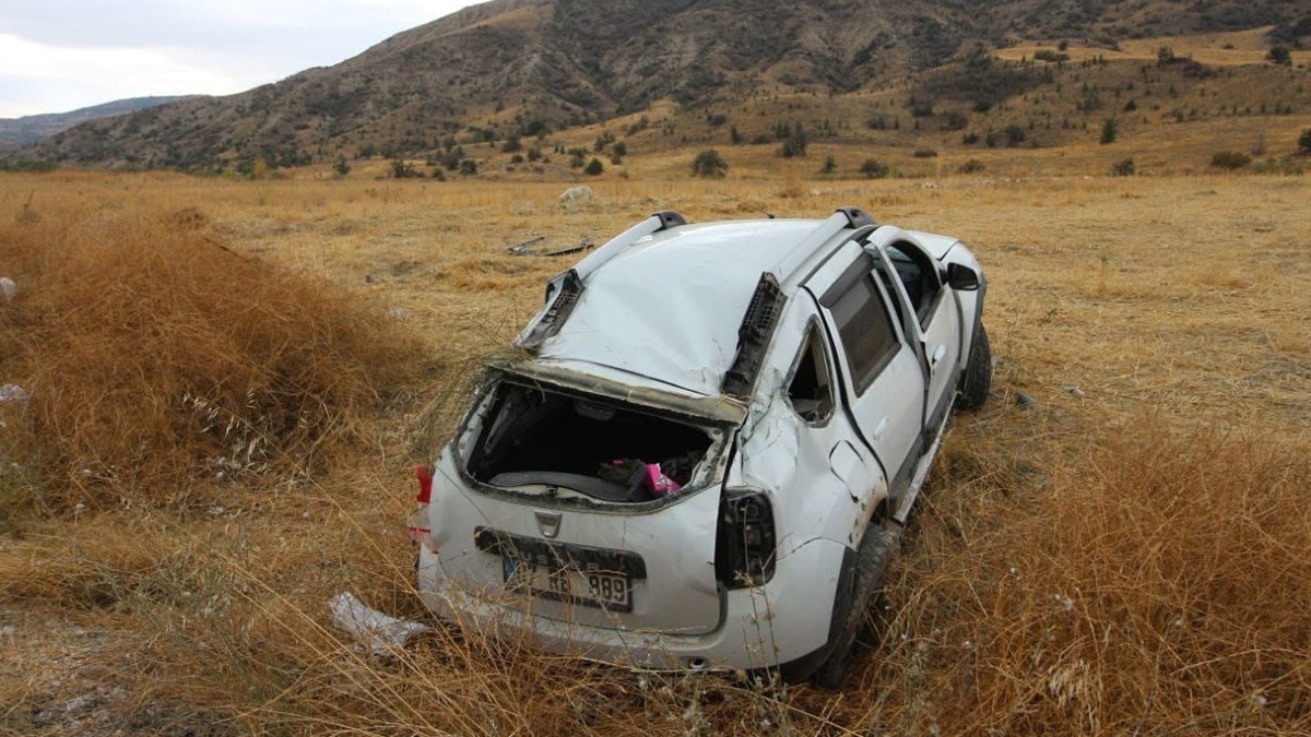 Burdur'da korkun kaza! Domuza arpan otomobil arampole utu: 1 l, 4 yaral