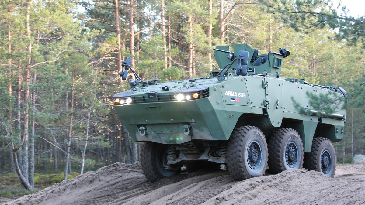 Sahada kendini kanıtlayan ARMA 6X6'nın Avrupa ülkelerine ihracatı sürüyor