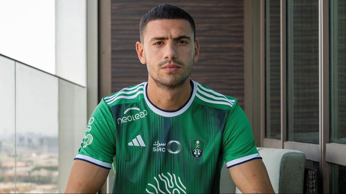 Merih Demiral'dan kt haber! Milli futbolcu ameliyat oldu