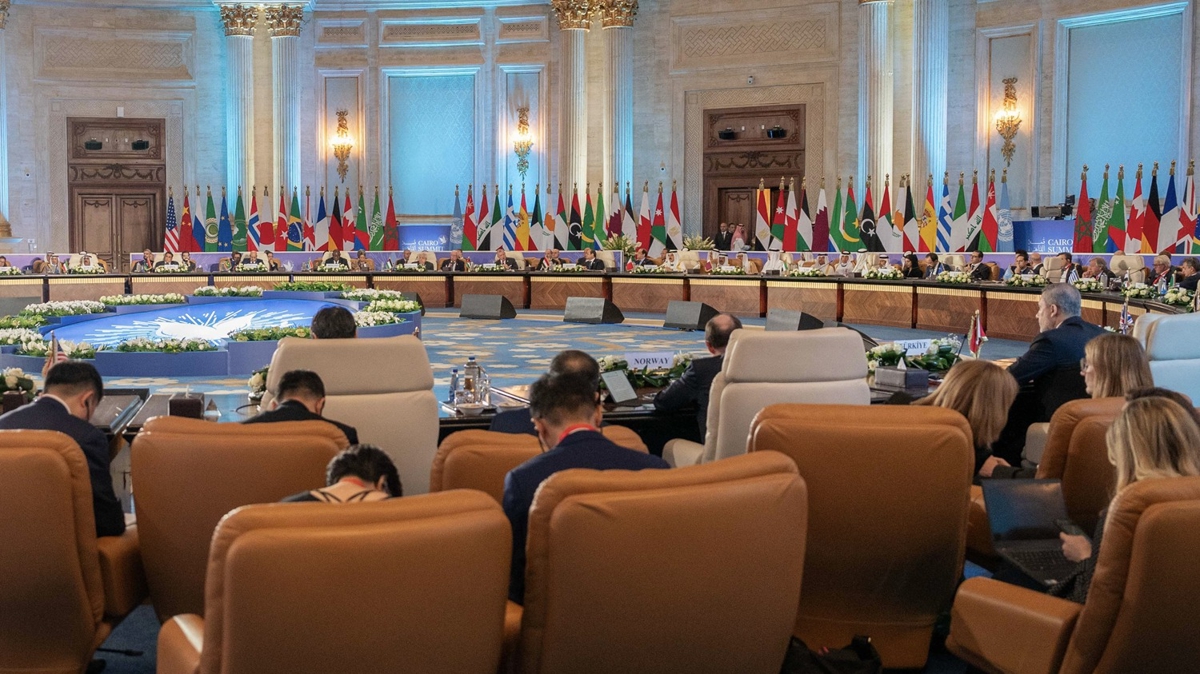 Sisi: Bombardmanlar yardmlarn geiine engel oluyor