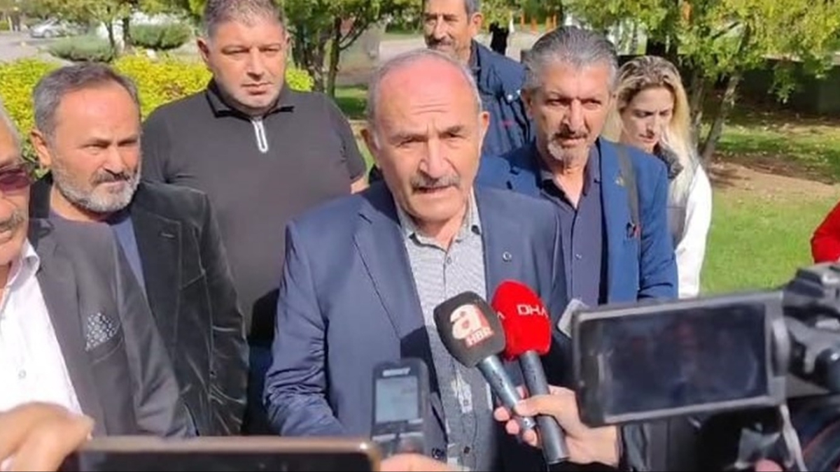 yi Parti'de istifa depremi