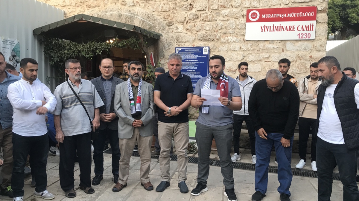TGVA, hayatn kaybeden Filistinlilere dua iin sabah namaznda topland