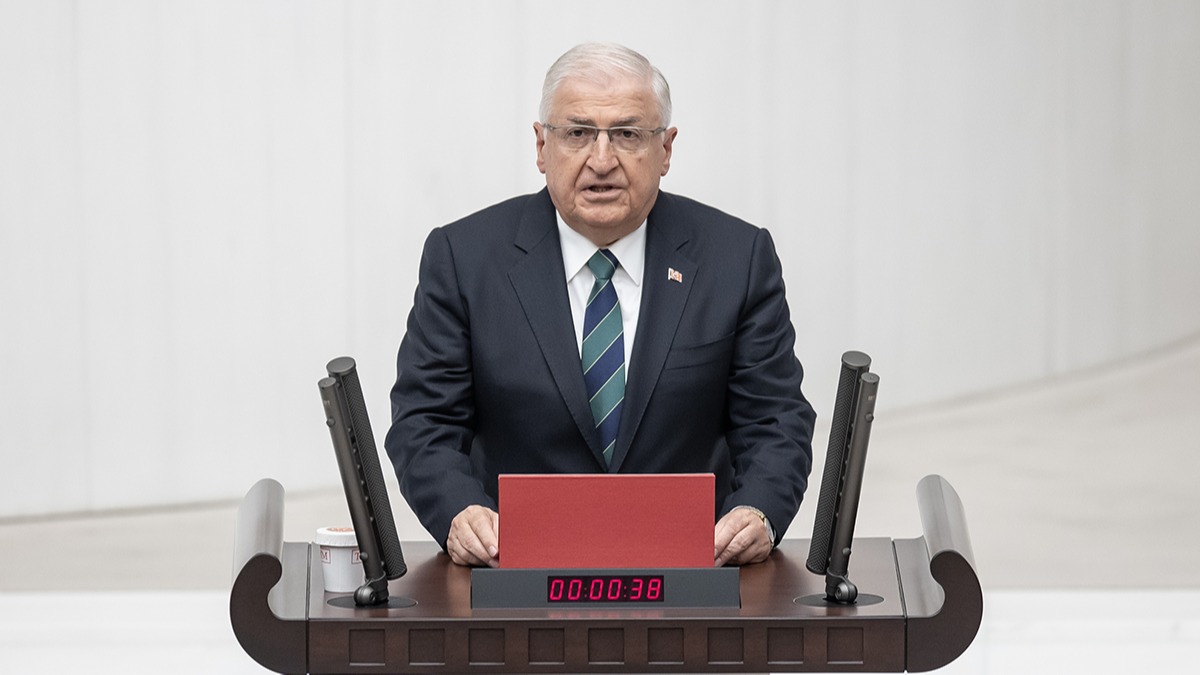 Bakan Güler, Bakü'ye gitti 