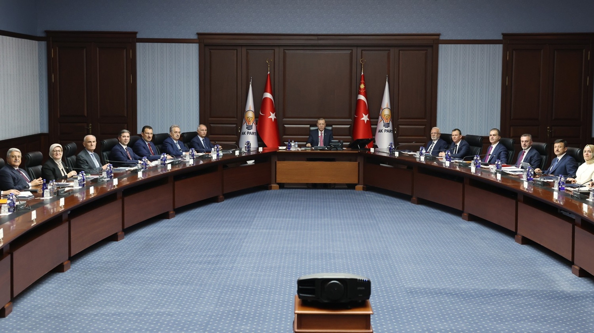 AK Parti MYK toplantısı sona erdi