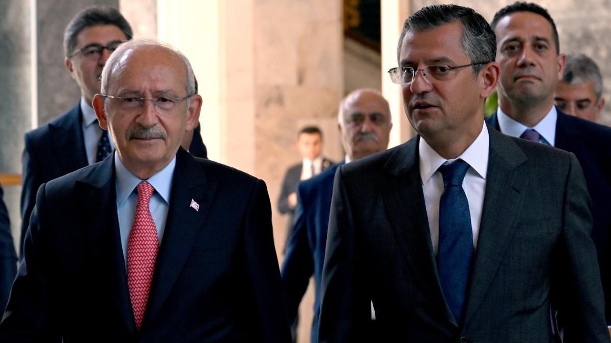 CHP'de sular durulmuyor! zel'e souk du: Say 60'tan 30'a dt