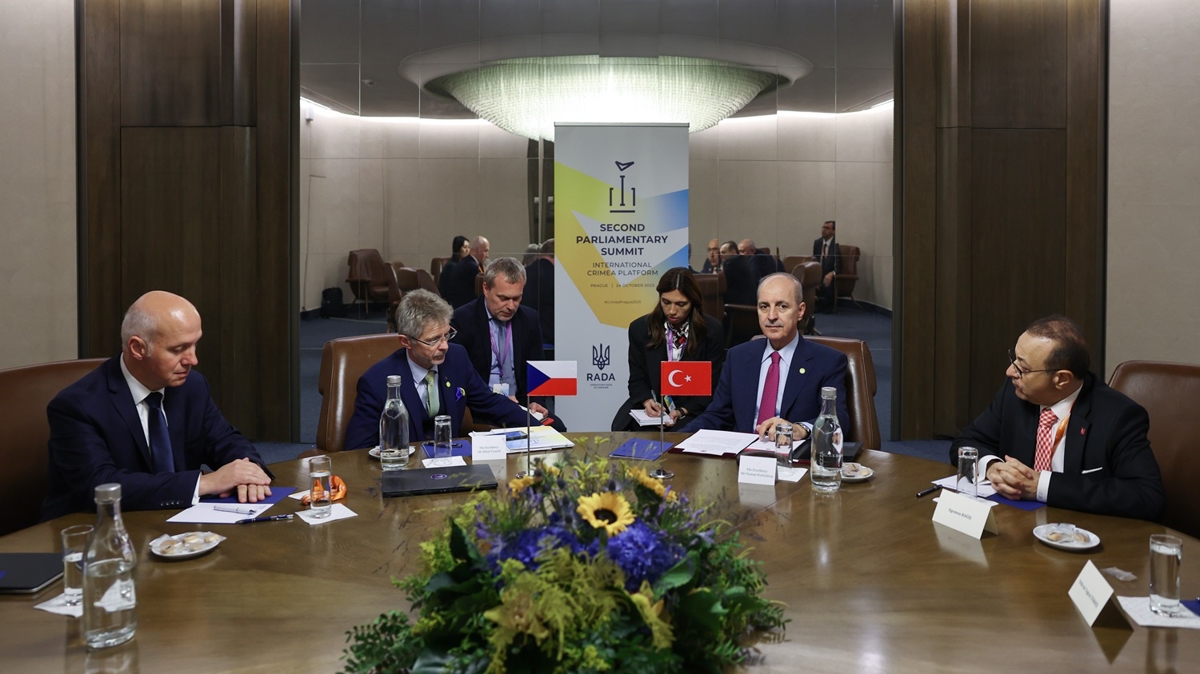 Kurtulmuş'tan kritik temaslar: Halla-aho ve Vystrcil ile görüştü