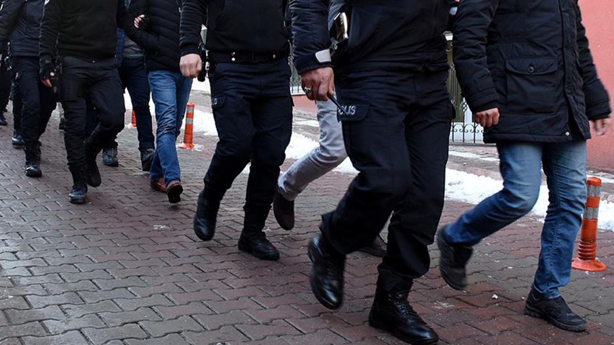 Sinop merkezli FET operasyonunda 3 pheli yakaland 