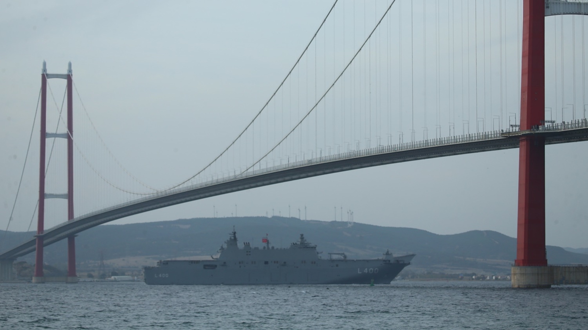 Trkiye'nin en byk yerli ve milli askeri gemisi anakkale Boaz'ndan geti