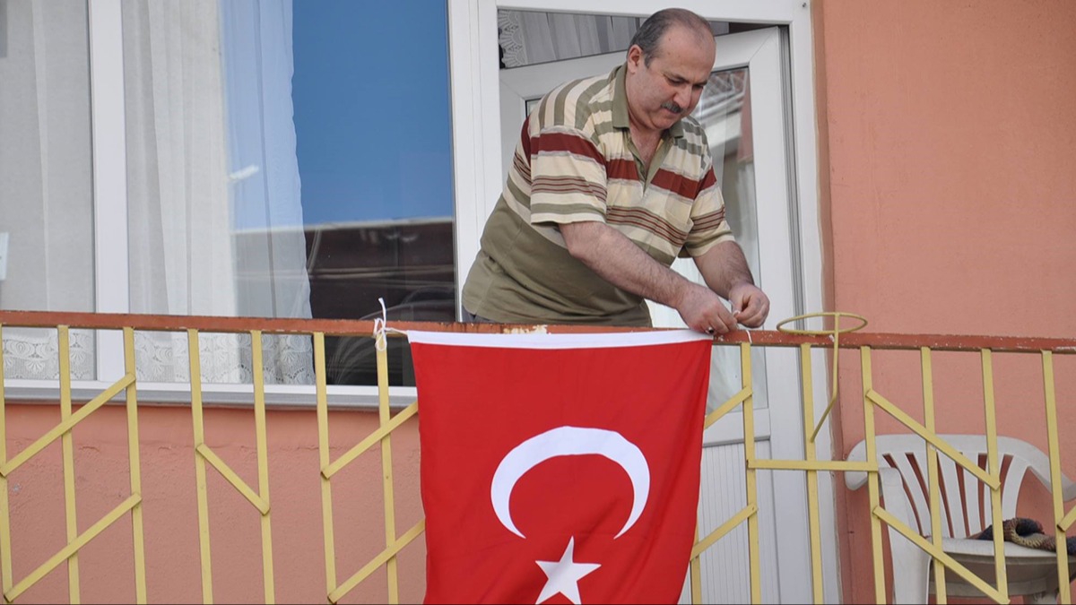 'Bayrak Asan Day' bu kez 100. yl iin balkona kt