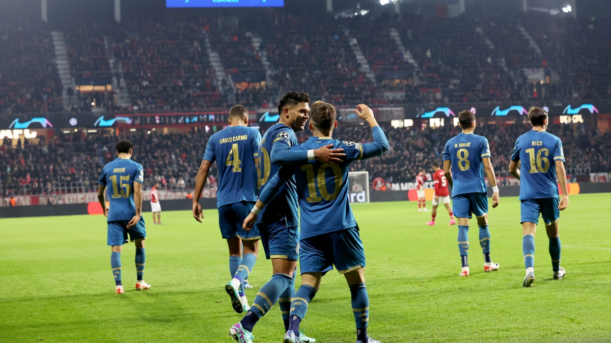 Evanilson hat-trick yaptı, Porto, Antwerp'i yıktı! 