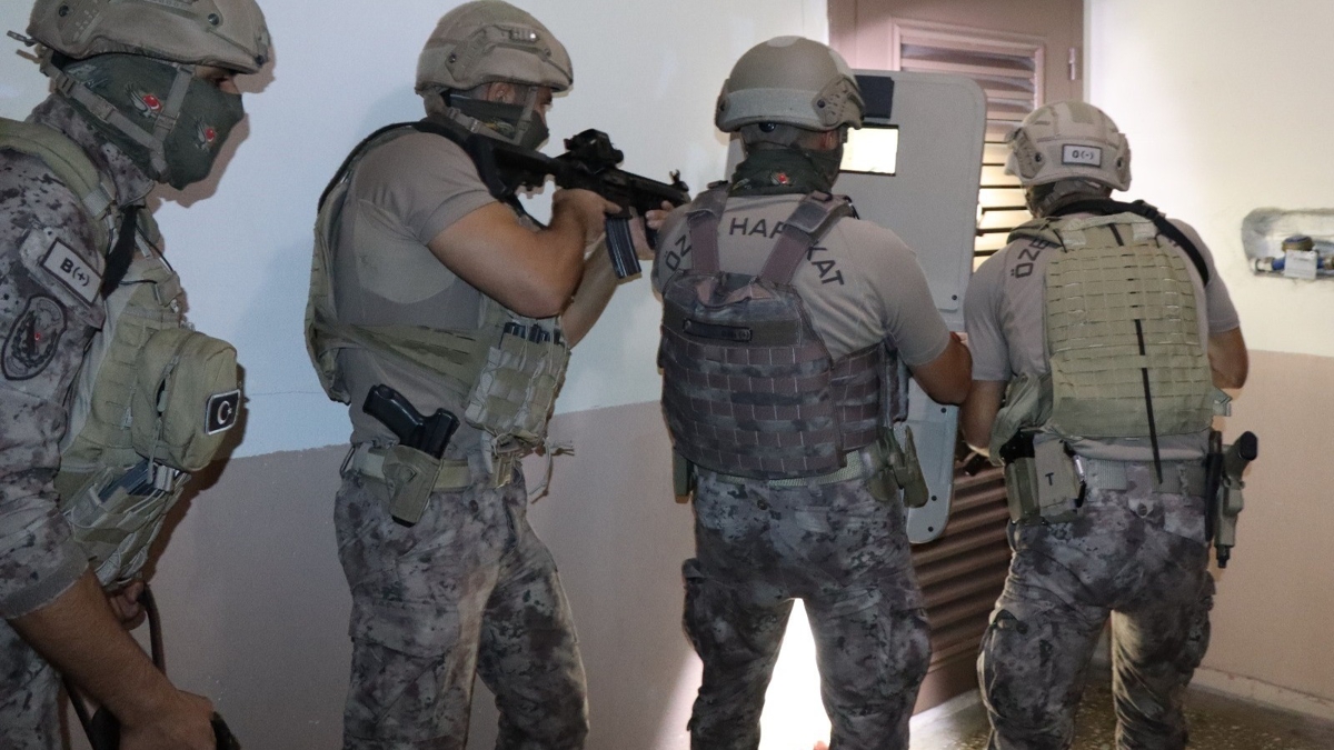 Mersin'de FET operasyonu