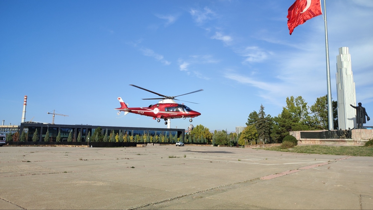 Ambulans helikopter kalp krizi geiren hasta iin havaland