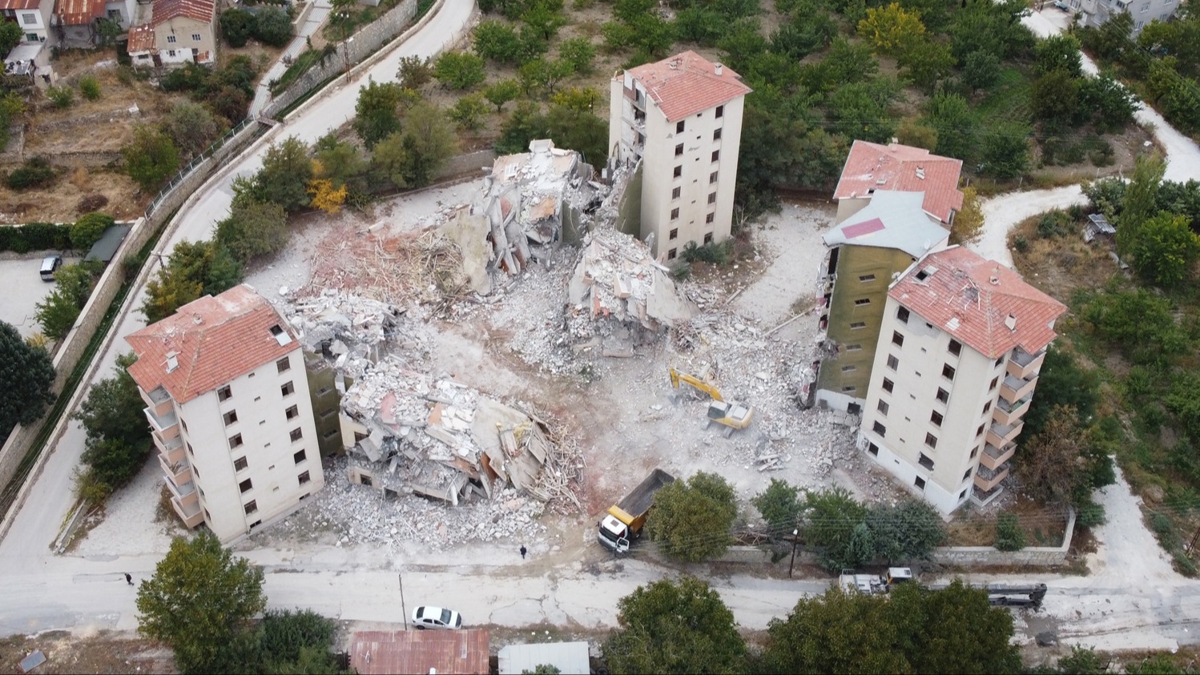 Depremden etkilenen baz illerin ''yaplandrma frsat''ndan yararlanmas iin son 5 gn