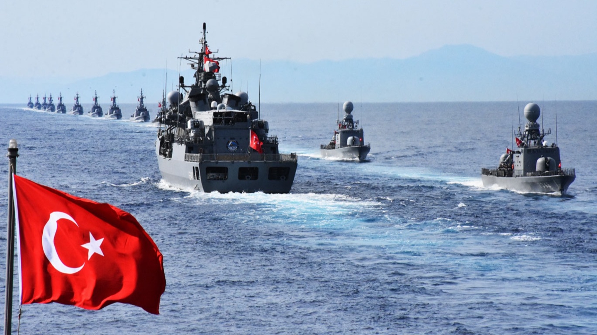 stanbul Boaz'nda tarihi gn! Trk donanmas en byk geit trenine hazrlanyor