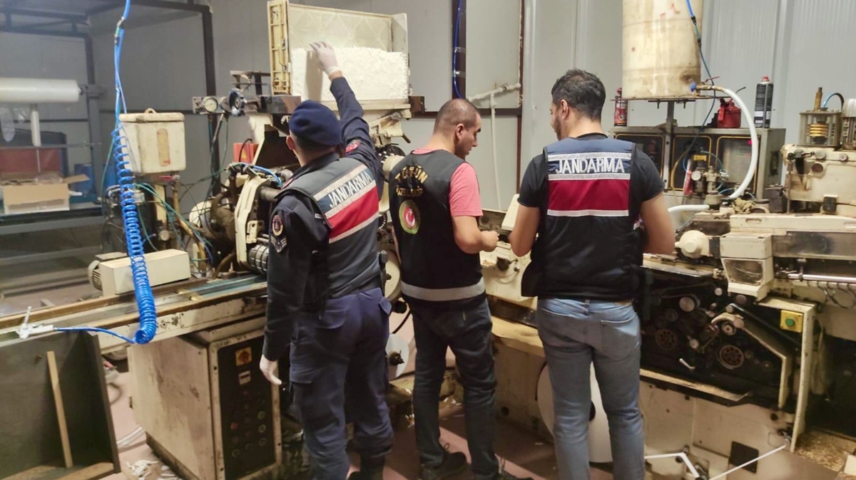 Kaak sigara retim hatt kurdular! O fabrikaya baskn 