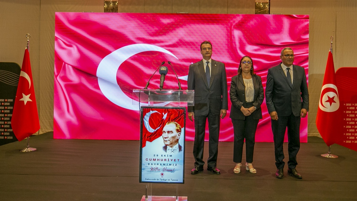 Tunus'ta Trkiye'nin 100. yl cokuyla kutland