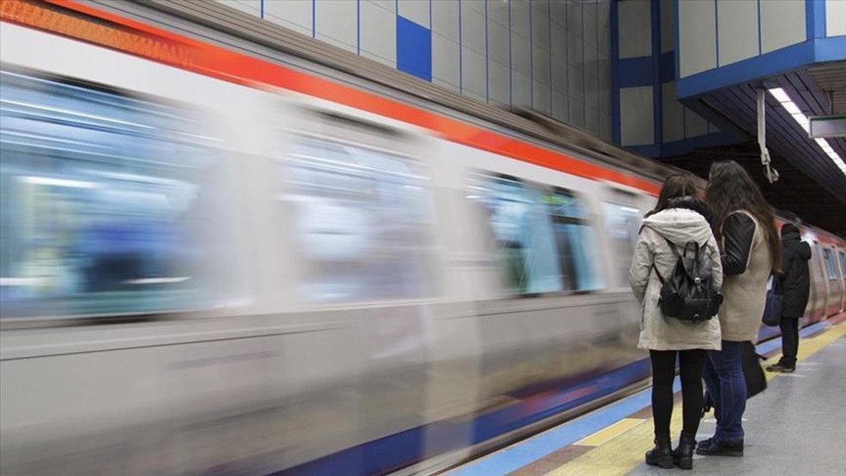 Bakan Uralolu'ndan stanbul'a metro mjdesi! ''Mart 2024'ten nce hizmete aacaz''
