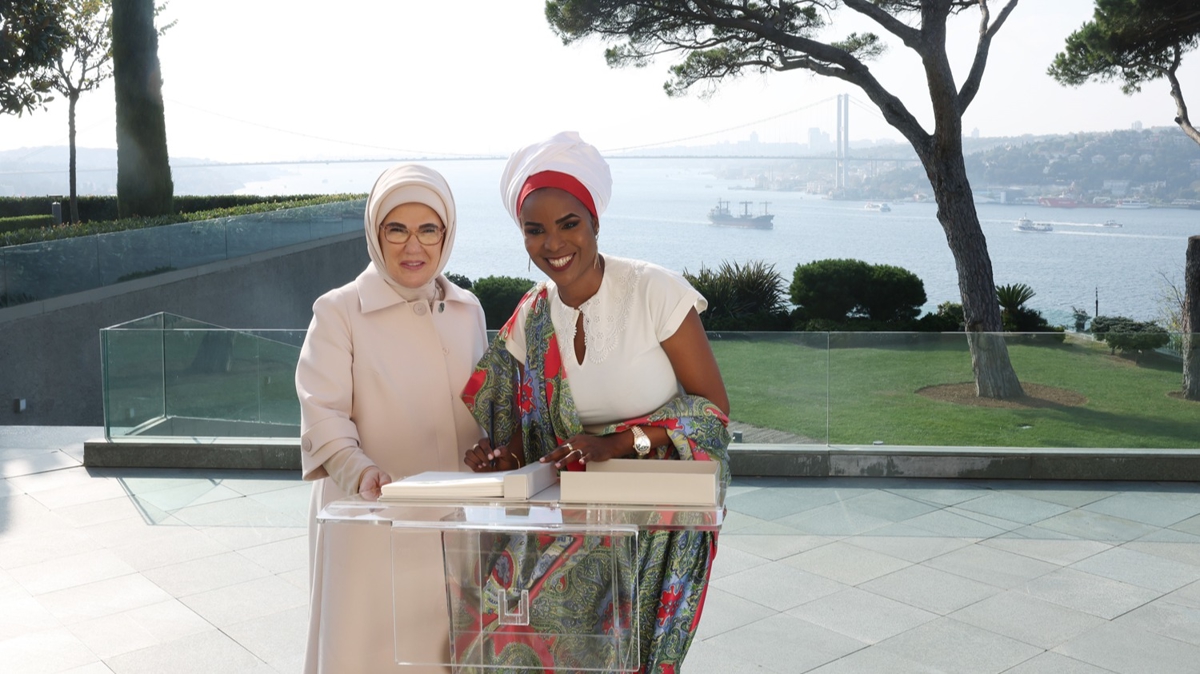 Emine Erdoğan, Burundi Devlet Başkanı'nın eşi Ndayishimiye ile görüştü 
